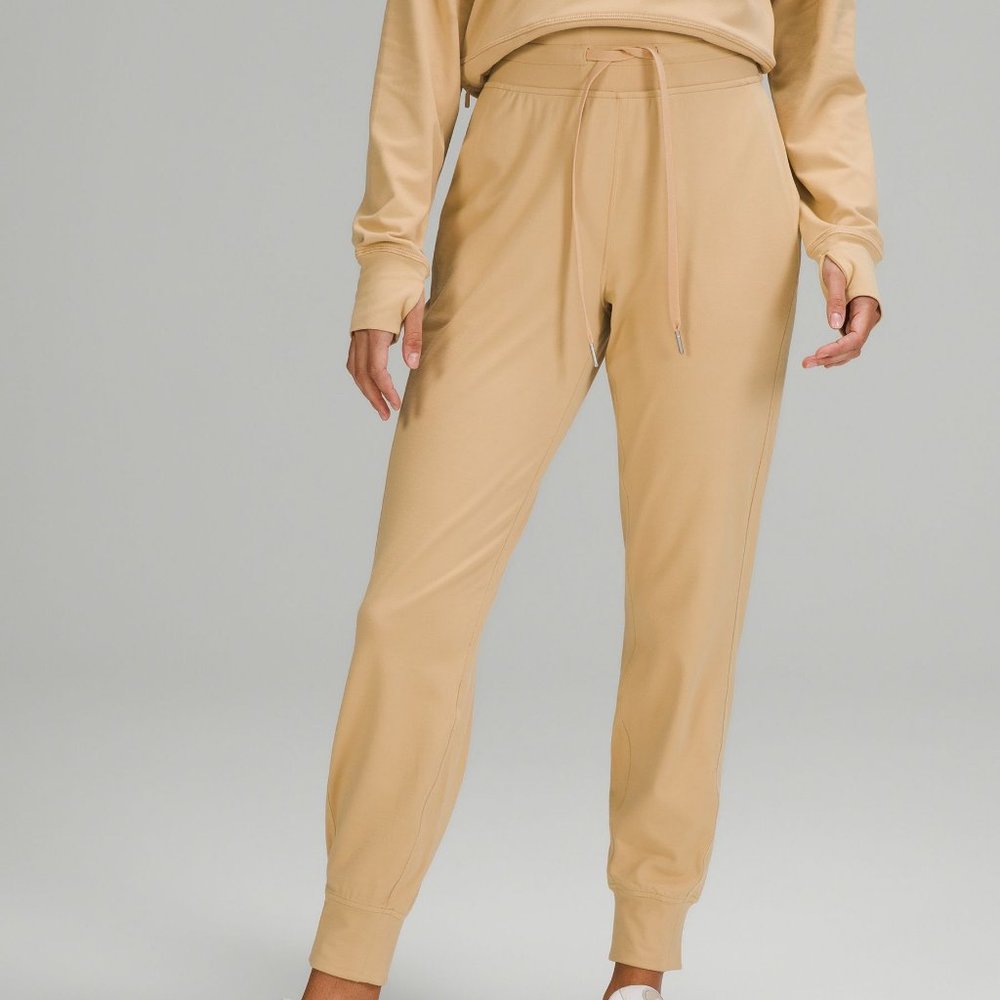 lululemon athletica Pecan Tan Ready to Rulu High-Rise Joggers Size 4